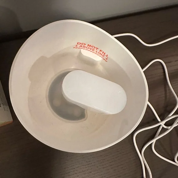 Lifelines Waves Ultrasonic Diffuser with Essential Oil EUC - Picture 5 of 10